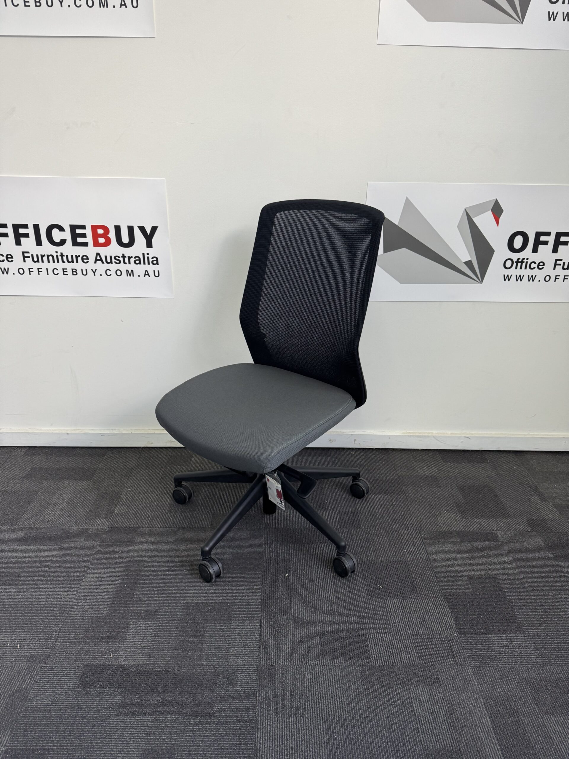 Second Hand High Back AVEYA Ergonomic Chair without ArmrestsBlack Mesh