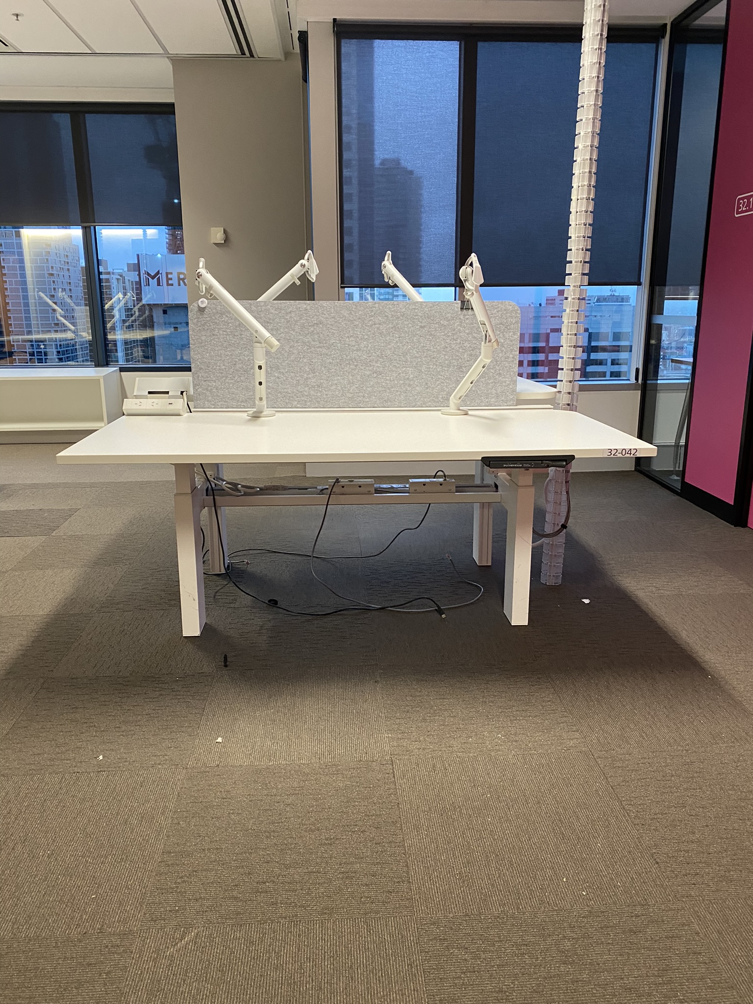 Second Hand Genuine Schiavello Manual Height Adjustable 2Person Multi