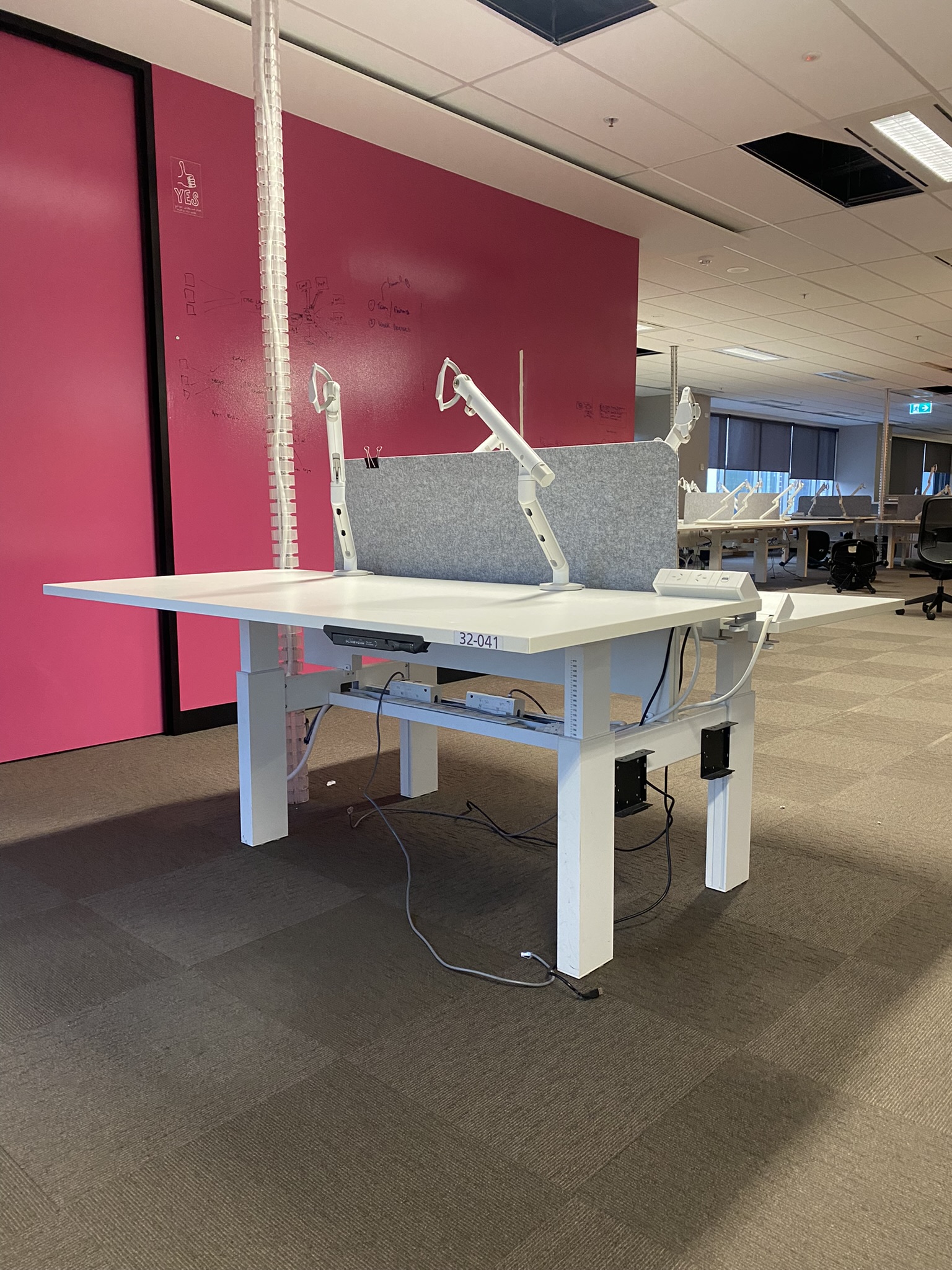 Second Hand Genuine Schiavello Manual Height Adjustable 2Person Multi