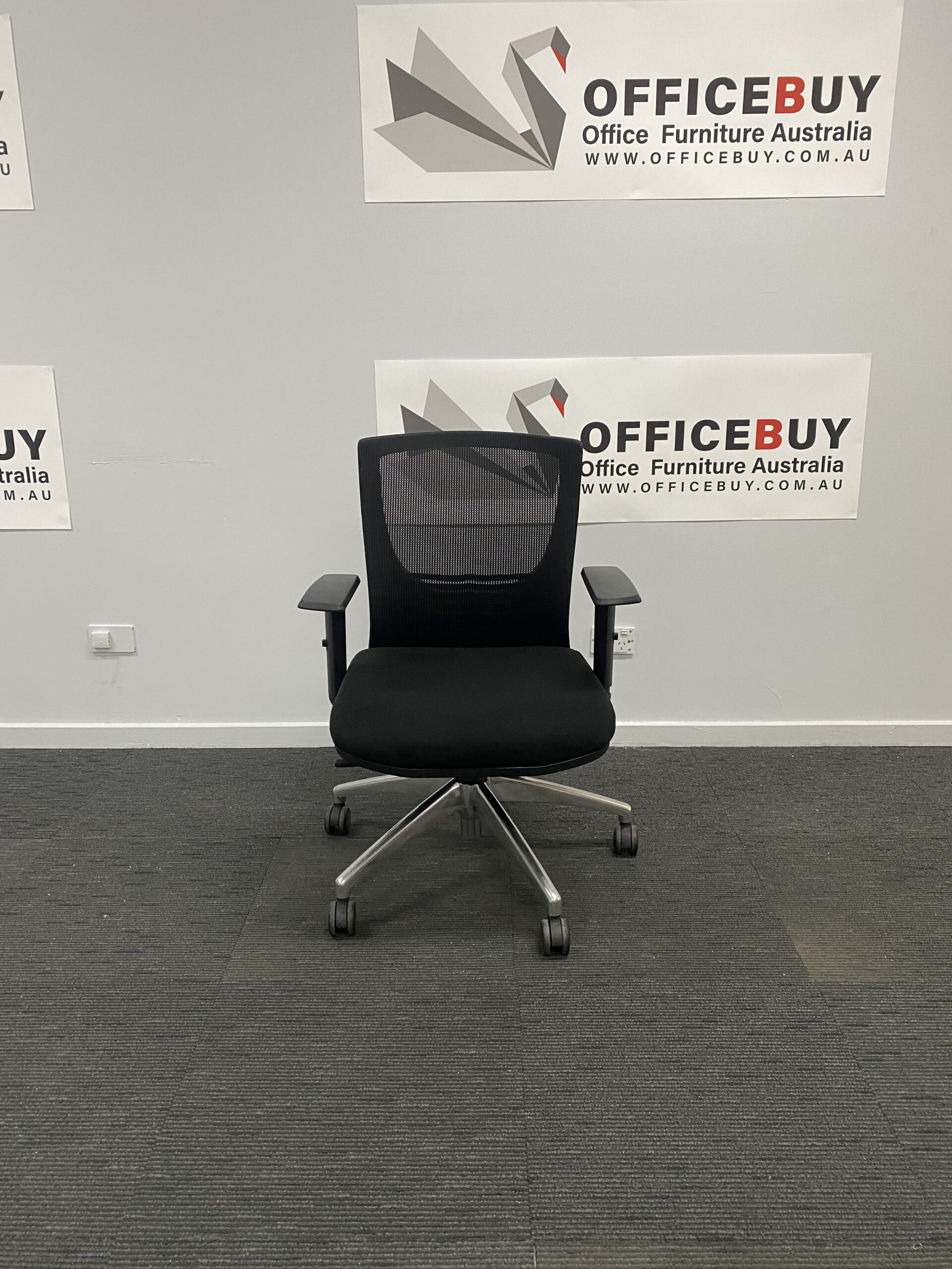 Second Hand Ergonomic Chair with ArmrestMesh Back and Aluminium Base6