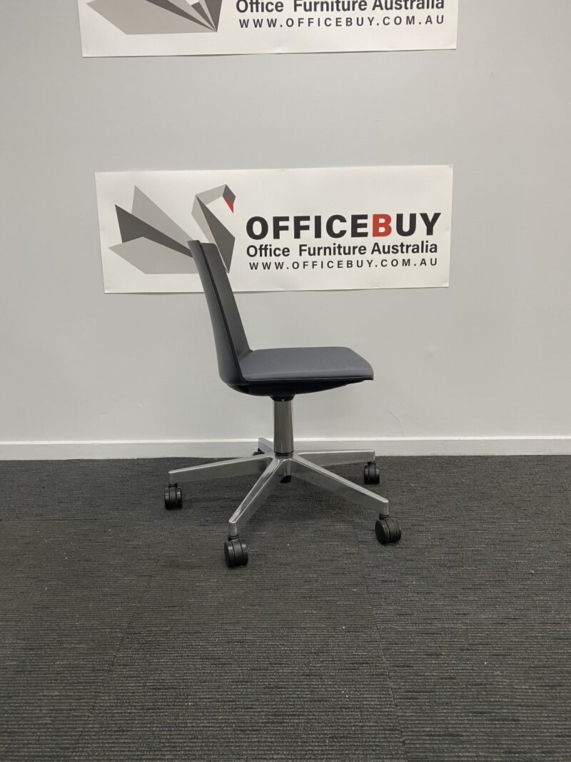 Second Hand Boardroom Chair without Armrest 5 available OfficeBuy